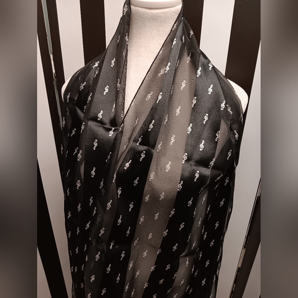 Music Note Scarf - Picture 2 of 5